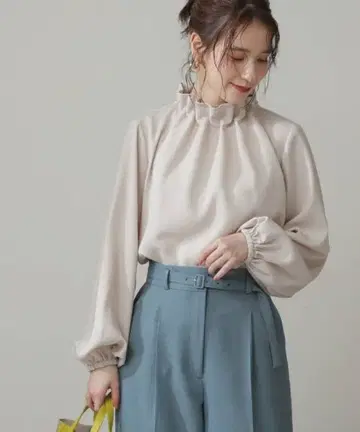 페이퍼백 퍼프 블라우스