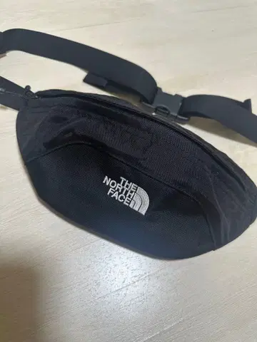 THE NORTH FACE 블랙 바디백