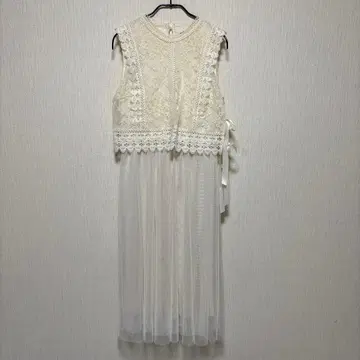 axes femme 슬리브리스 롱 원피스 화이트