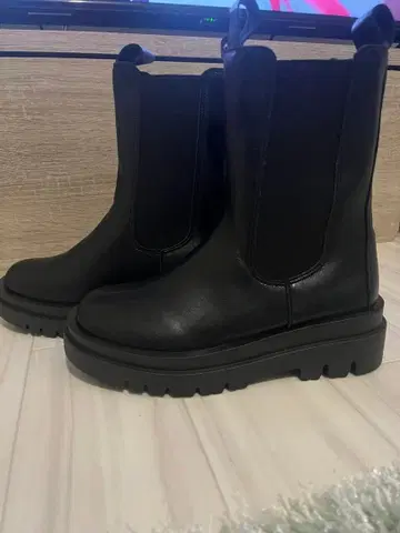 블랙 사이드 고어 부츠 통굽