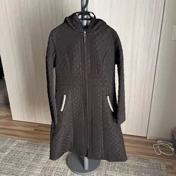 새상품급 tocco closet 포켓 펄 장식 퀼팅 코트 블랙 M