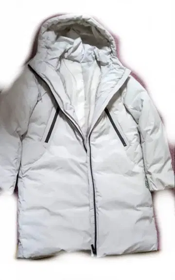 [ 미사용 새상품 ] 화이트 후드 부착 다운 자켓