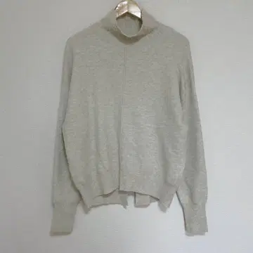 KBF 터틀넥 니트