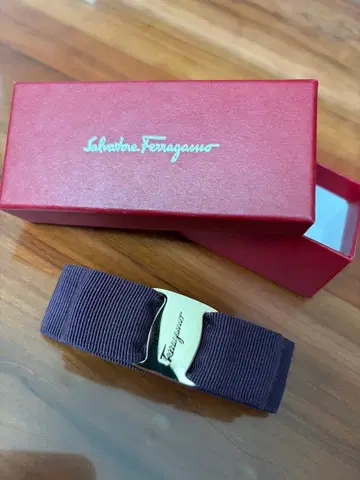 Salvatore Ferragamo 머리핀 [ Oxblood ]