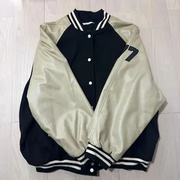 pc 도쿄 바시티 자켓 블랙 화이트 빈티지풍