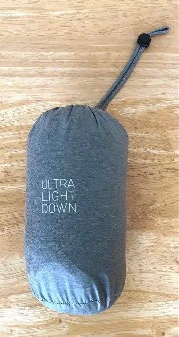 유니클로 [ ULTRA LIGHT DOWN ] ( S 사이즈 그레이 )