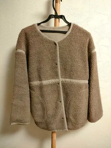 보아 파이핑 리버서블 숏코트