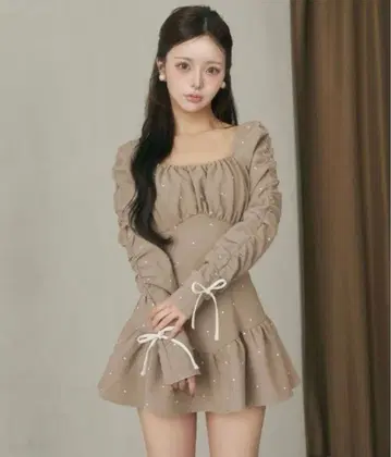 다리치 스퀘어넥 개더 미니 원피스