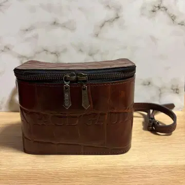 JEAN PAUL GAULTIER 브라운 가죽 숄더백