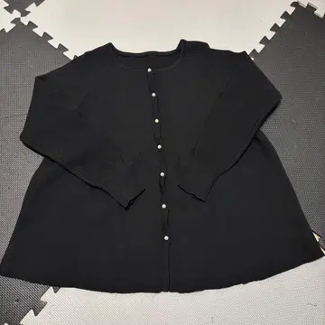 고베 레터스 페플럼 니트 가디건 블랙 펄 버튼 가디건 M