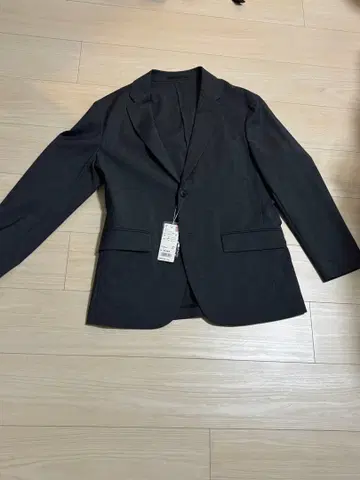 미사용 새상품 택 포함 UNIQLO 감동 자켓 M 다크 그레이