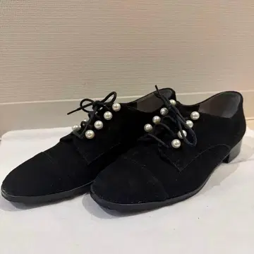 새상품급 블랙 스웨이드 펄 장식 레이스업 슈즈 23cm