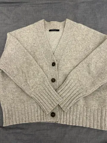 투모로우랜드 MACPHEE 라무 울 캐시미어 V넥 니트 가디건