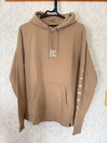 베이지 후드 부착 맨투맨
