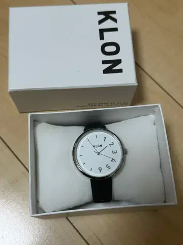 Klon 아날로그 손목시계 화이트/블랙