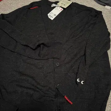 UNIQLO 안야 힌드마치 다크 그레이 가디건 M