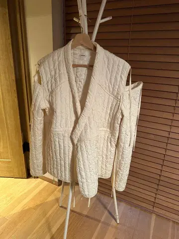 UNSPARE 아이보리 퀼팅 자켓