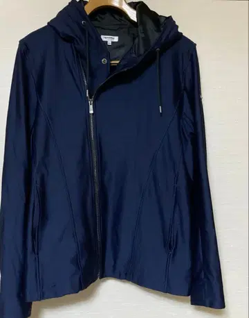 르노마 네이비 후드 부착 마운틴 후드티