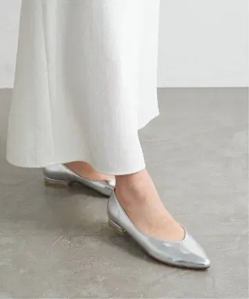 [ LE TALON ] 새상품급 아몬드 플레인 플랫 실버 22cm