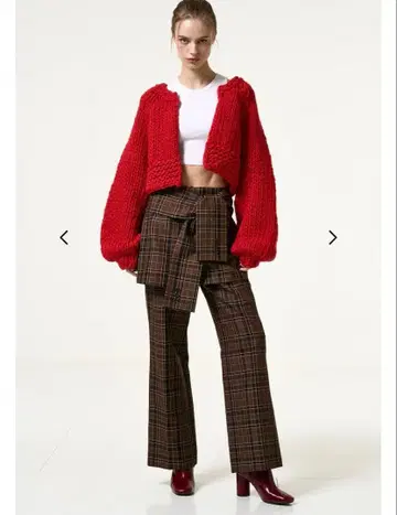 THE TOE 빨간색 벌룬 소매 크롭 니트