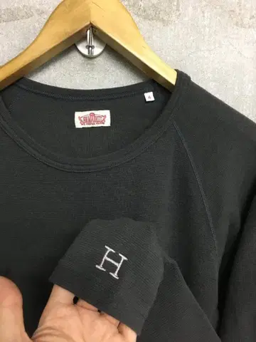 할리우드 런치마켓 새상품급 2025 플라이 스테디셀러 인기 H 자수 롱티