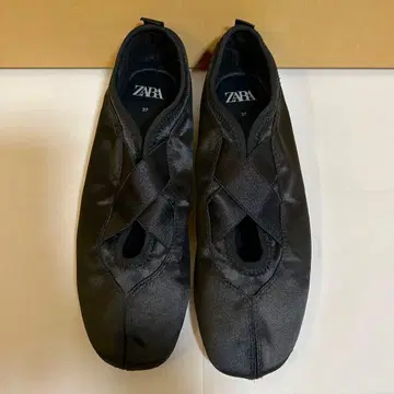 자라 ZARA 새틴 플랫슈즈 발레 슈즈 블랙 37