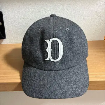 DUFFER D 로고 야구 모자 그레이