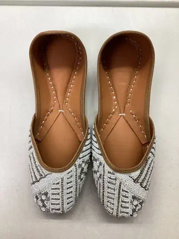 비즈 장식 샌들 화이트 베이지