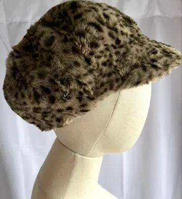 레오파드 무늬 헌팅 캡 CA4LA