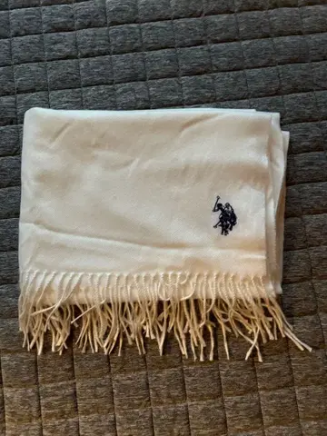 U.S. POLO ASSN. 화이트 머플러