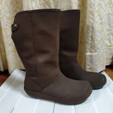 crocs 브라운 롱 부츠 사이즈 W9