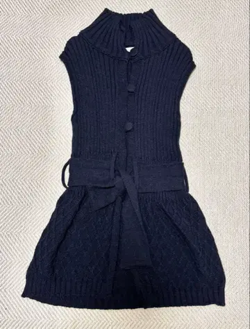 이탈리아제 다크 블루 슬리브리스 스웨터 허리 벨트 포함