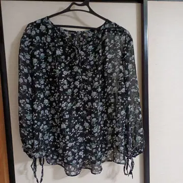 토코 클로젯 블라우스