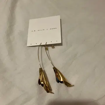 A.B.ELLIE 플라워 모티브 골드 귀걸이