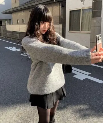 anyonemore 루즈 V넥 샤기 니트