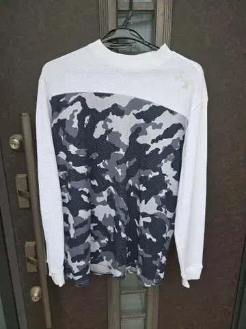 언더아머 카모플라쥬 긴팔 셔츠