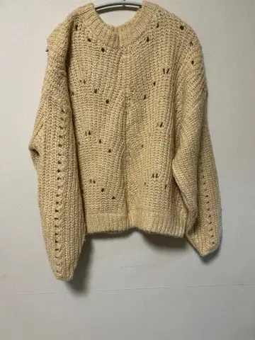 단 한 번 착용 MOUSSY 크림 니트 스웨터, 컨디션 최상