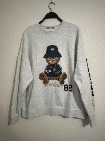 긴팔 트레이닝복 NY 캐릭터 자수