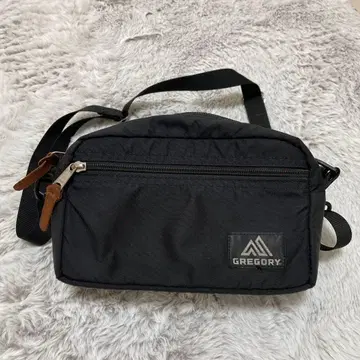GREGORY 그레고리 바디백 블랙