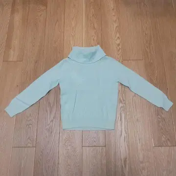 쿠미쿄쿠 라이트 그린 터틀넥 니트 긴팔