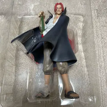 P.O.P 빨간 머리 샹크스 피규어