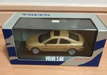 VOLVO S60 골드 1/43 스케일 모델