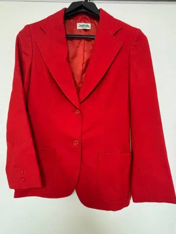 빨간색 테일러드 자켓