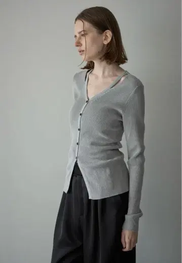 ELLIE 슬릿 니트 GLAY 완판템