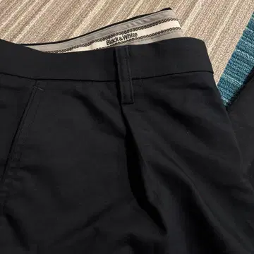 Black&White 팬츠 미사용품