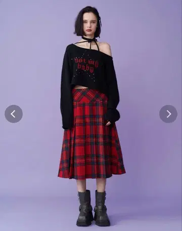 울 라이크 플리츠 미들 스커트