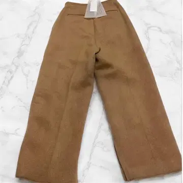 SEEALL 38.500엔 아름다운 광택과 실루엣 울 혼방 팬츠 38