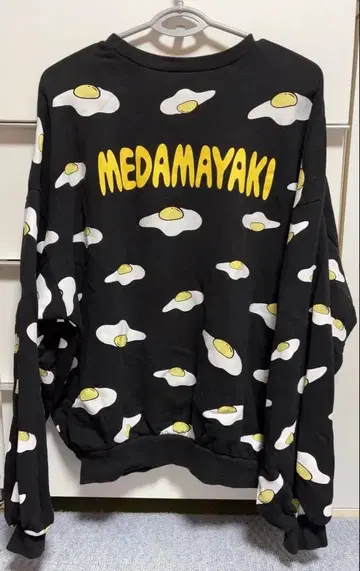 PUNYUS 눈알 계란 프라이 프린트 맨투맨 M