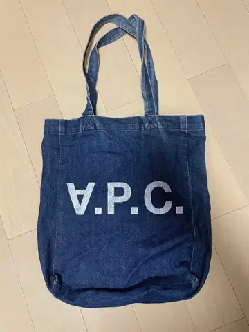 A.P.C. 데님 토트백