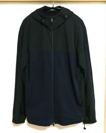 새상품급 띠어리 마운틴 후드티